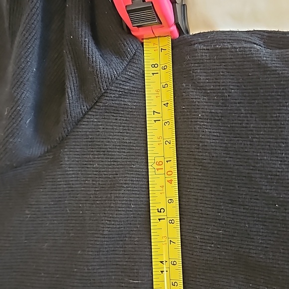 Forever 21 Turtles Neck Cropped Sweater Size L - Picture 3 of 6